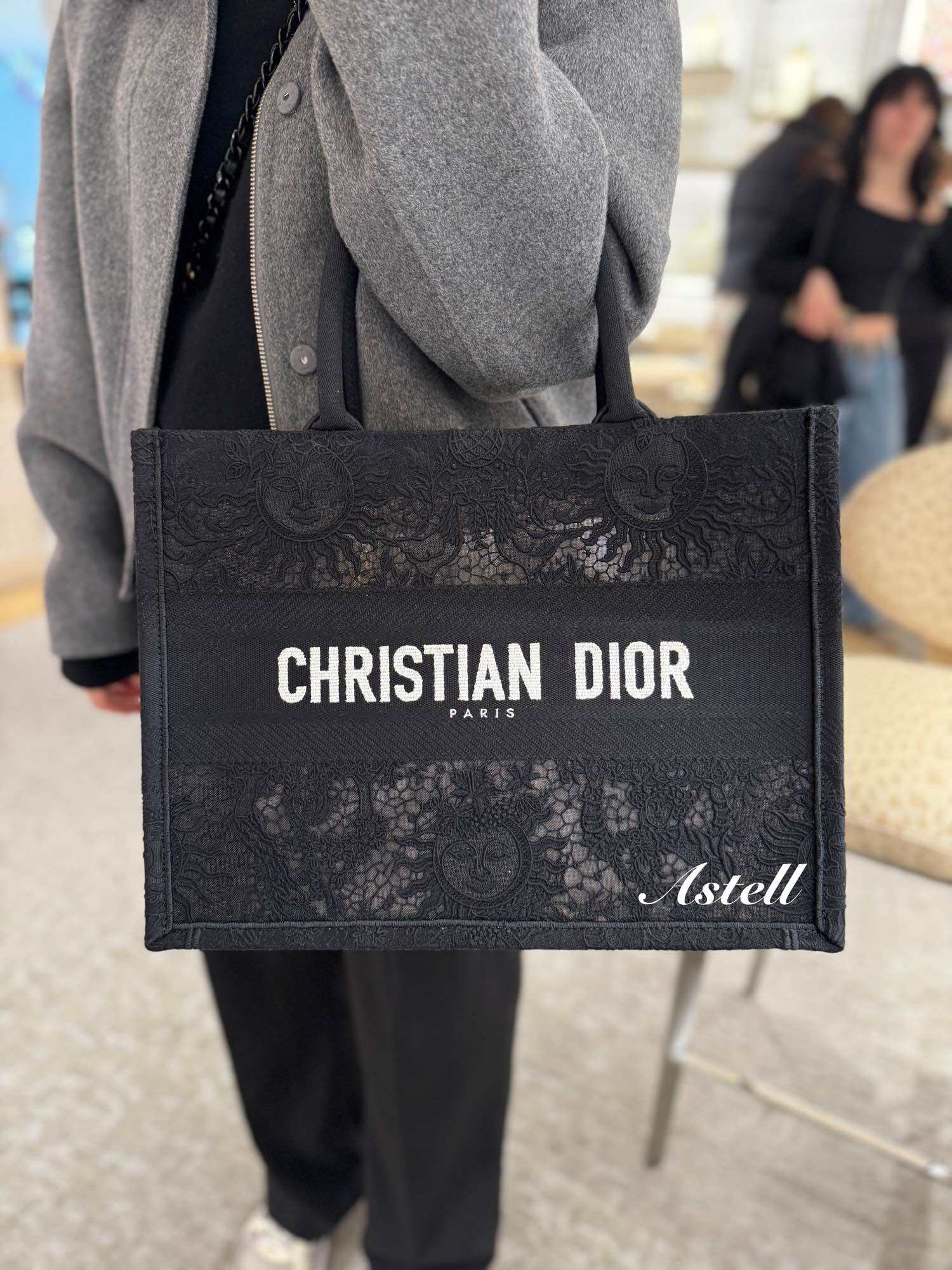[PRE-ORDER] DIOR BOOK TOTE MEDIUM SOLEIL MACRAME EMBROIDERY BLACK
